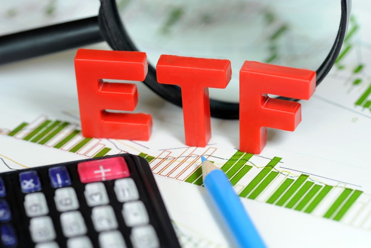 تداوم مدیریت دولتی با واگذاری‌ سهام در قالب ETF