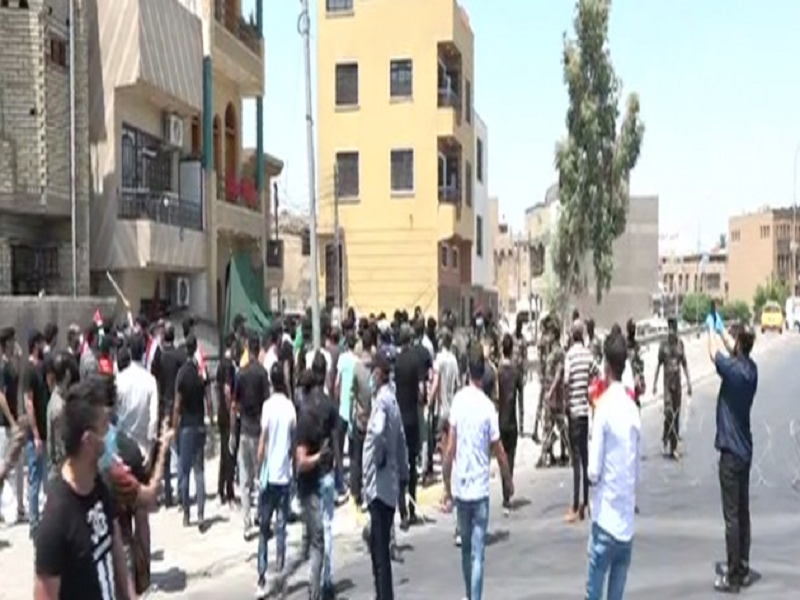 عراقی‌ها در اعتراض به توهین سعودی‌ها به آیت‌الله سیستانی به خیابان‌ها آمدند+تصاویر