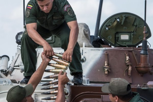 ارتش ونزوئلا یک هواپیمای متجاوز را سرنگون کرد