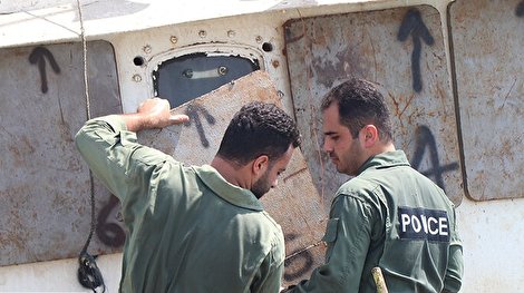 شناور حامل ۷۰ هزار تن سنگ آهن قاچاق درهرمزگان توقیف شد شناور حامل ۷۰ هزار تن سنگ آهن قاچاق درهرمزگان توقیف شد