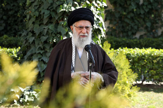 رهبر انقلاب کسی که در ایران بدیلی ندارد