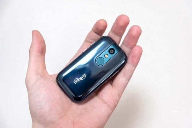 جلی ۲ ؛ کوچک‌ترین گوشی اندرویدی جهان معرفی شد