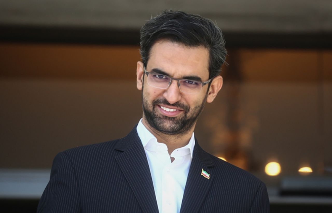 آذزی جهرمی؛ از کم کاری و شوآف تا تقابل با منویات مقام معظم رهبری! آذزی جهرمی؛ از کم کاری و شوآف تا تقابل با منویات مقام معظم رهبری!