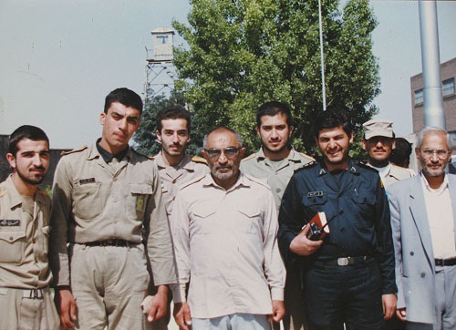 مردی که از افراد منحرف شده، مبارز انقلابی می‌ساخت
