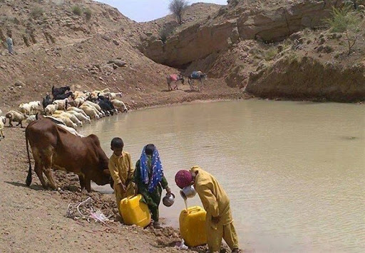 عالیجنابان مسئول؛ خودتان و خوانواده هایتان حاضرید از هوتک ها آب بنوشید؟!