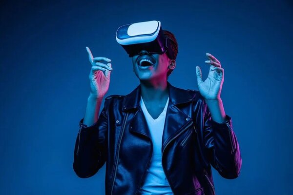 سامسونگ نمایشگر هدست‌ VR با تراکم ۱۰ هزار پیکسل بر اینچ می‌سازد