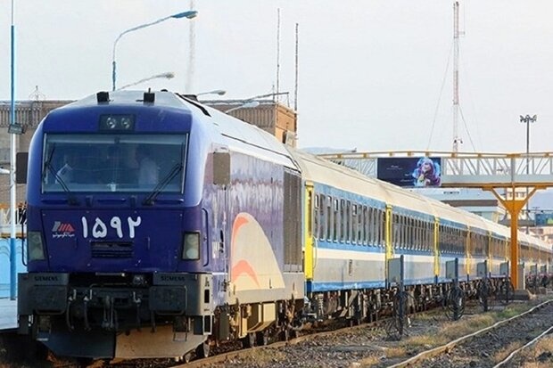 راه اندازی و ورود اولین قطار از ایران به شهر هرات در افغانستان