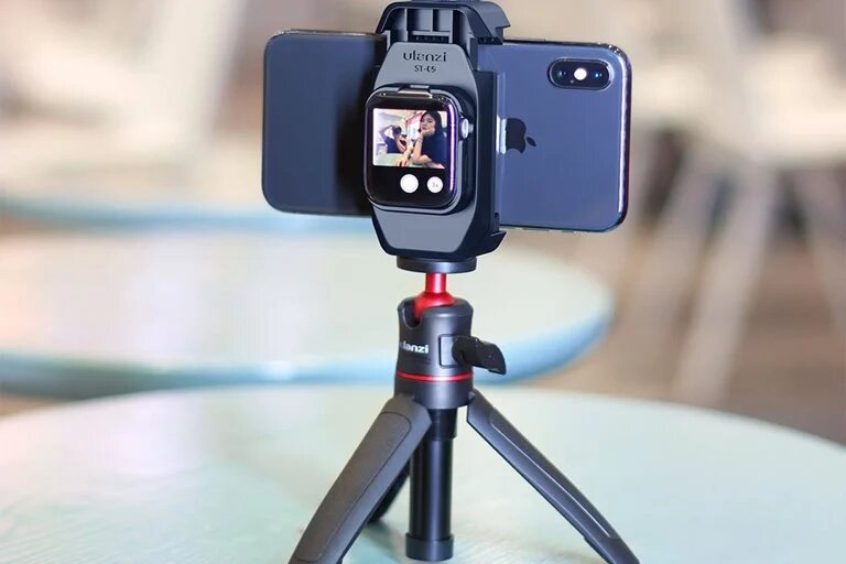 این پایه نگهدارنده آیفون، اپل واچ را به صفحه نمایش دوم تبدیل میکند این پایه نگهدارنده آیفون، اپل واچ را به صفحه نمایش دوم تبدیل میکند