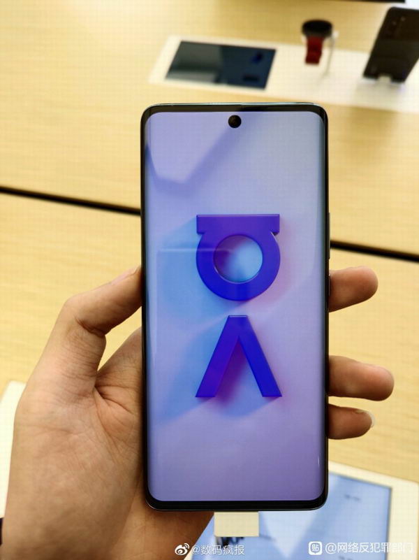 گوشی Huawei nova 8 در تصاویری واقعی رخ نشان داد گوشی Huawei nova 8 در تصاویری واقعی رخ نشان داد