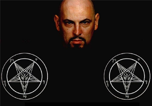 «انجیل شیطانی» جولانگاه افسار گسیختگی «ابلیس» + عکس