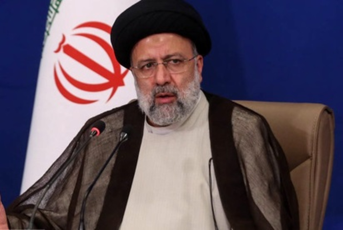 انجام تست کرونا از همه کسانی که به کشور وارد می‌شوند، ضروری است