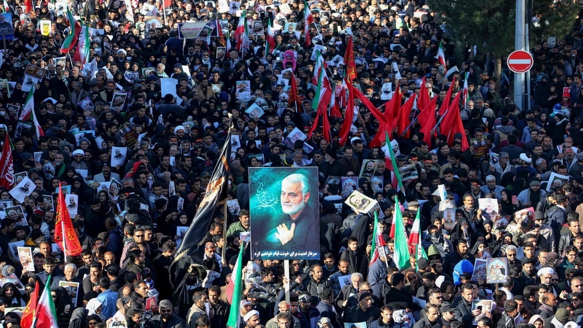 فیلم‌هایی کوتاه از روز تشییع پیکر حاج قاسم سلیمانى