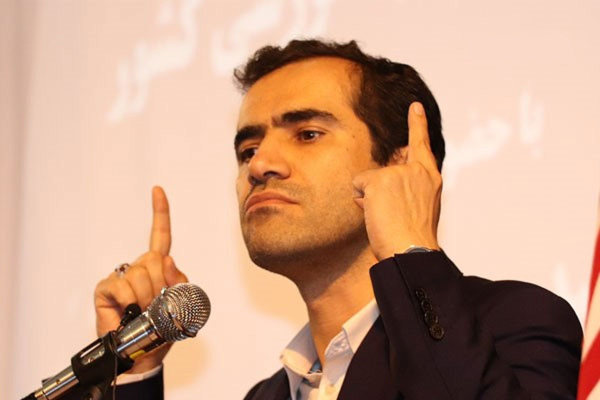 سید مجید حسینی: دفاع از برنده شدنتان مقابل سه ميليون بچه‌ی بی مدرسه، افتخاری ندارد