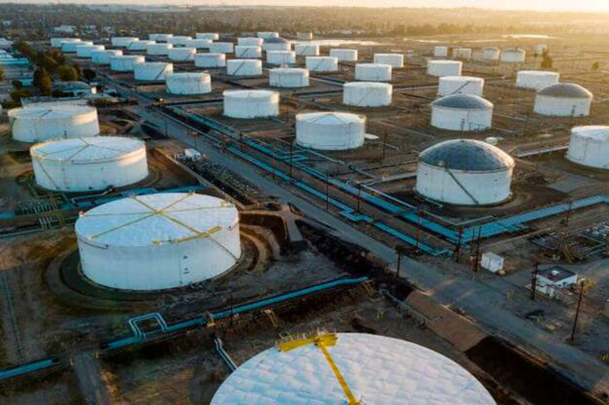 کاهش ۴ درصدی قیمت نفت ایران در بازارهای جهانی