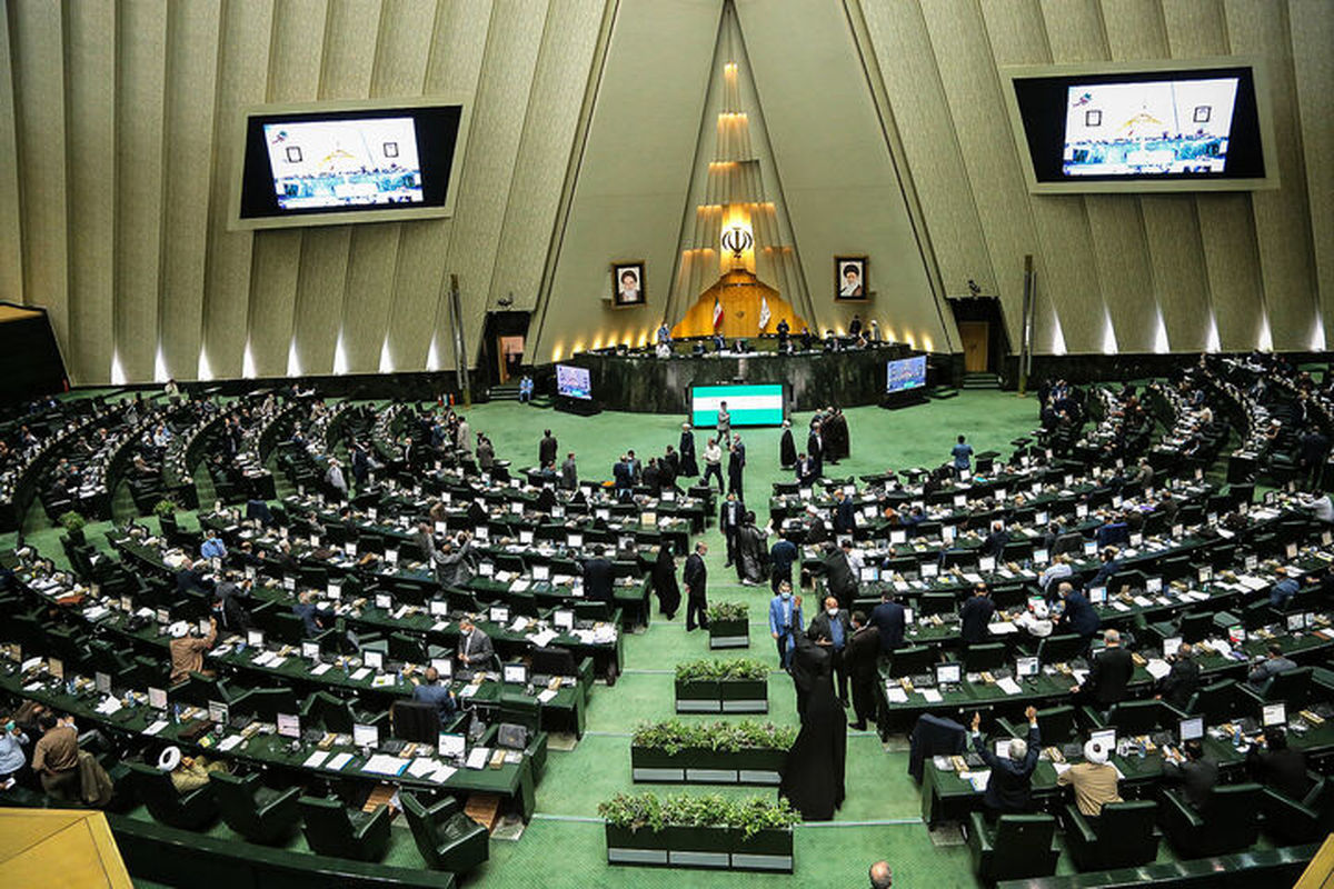 فولاد هرمزگان در مسیر توسعه/صنعت فولاد، زیربنای توسعه است/زنجیره فولاد کشور از معدن تا محصول نهایی به فولادی ها سپرده شود