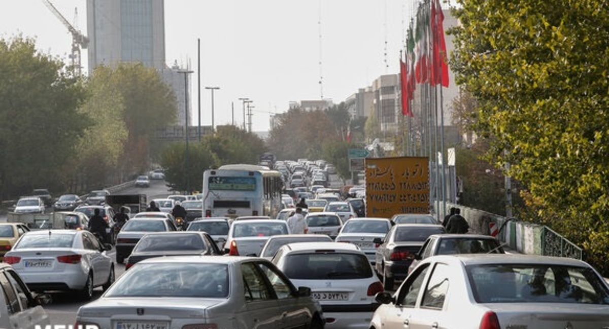 آغاز هفته با ترافیک در تهران/ تردد پرحجم در معابر