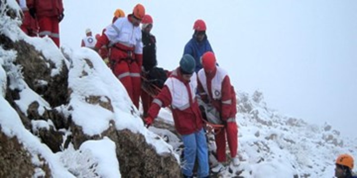 گوشه‌ای از یکی از سخت‌ترین عملیات‌های امداد و نجات کوهستان