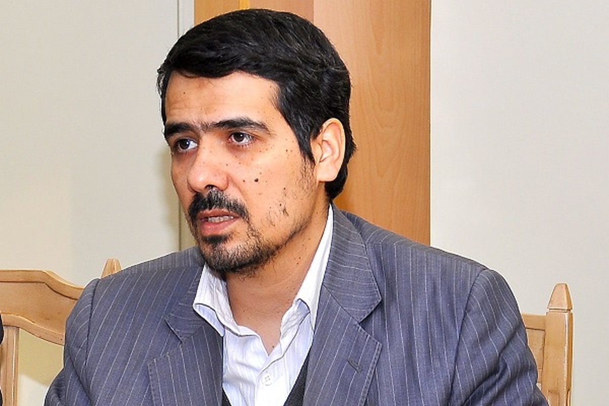 معاونِ موادِ وزیرِ صمت کجاست؟
