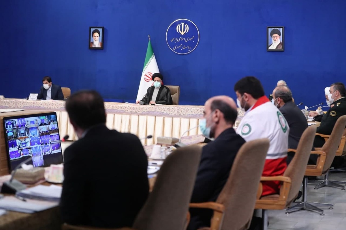 حضوری برگزار نشدن کلاس‌های درس و امتحانات مدارس و دانشگاه‌ها تخلف از مصوبه ستاد کرونا است