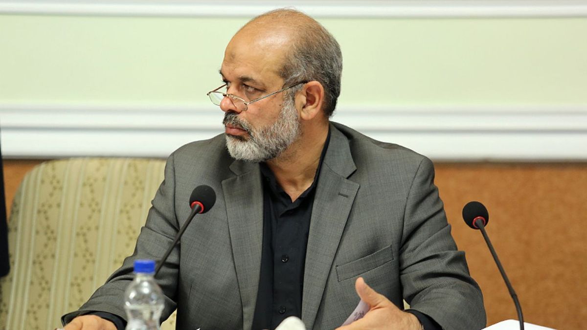 وحیدی: به وضعیت زلزله زدگان رسیدگی فوری شود