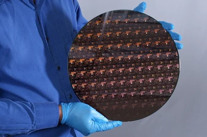 IBM موفق به ساخت اولین تراشه ۲ نانومتری جهان شد
