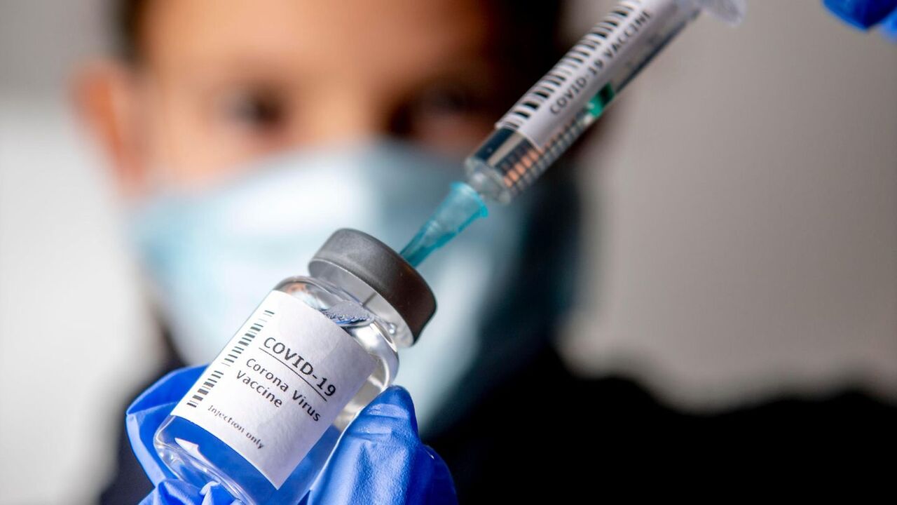 خبرنگاران و عکاسان رسانه ای با موقعیت‌های پرریسک، در اولویت واکسیناسیون قرار گیرند