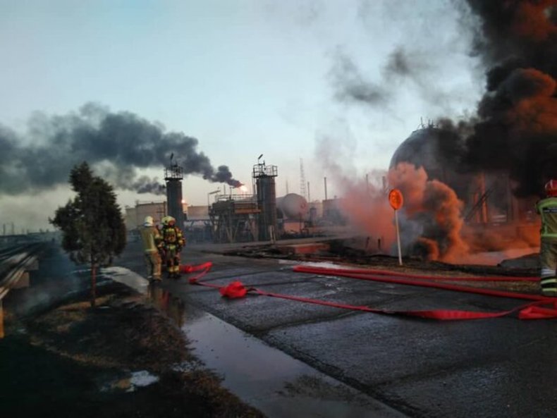 آتش‌سوزی عظیم در پالایشگاه شهید تندگویان تهران