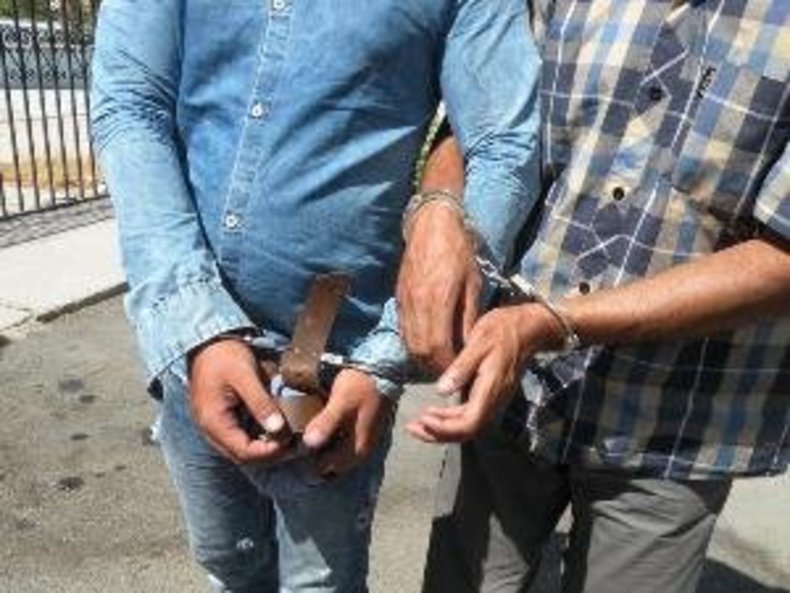 دستگیری دو سارق موبایل قاپ حرفه ای در باغ فیض