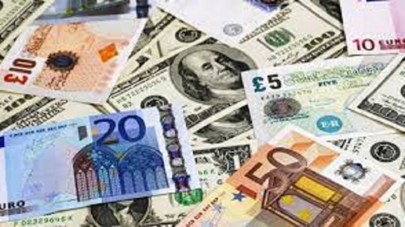 نوسان نرخ دلار و یورو در بازار؛ دلار ۲۳ هزار و ۳۹۴ تومان است