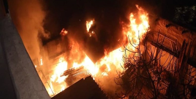 چهار نفر در اهواز زیر آوار آتش‌سوزی گرفتار شدند