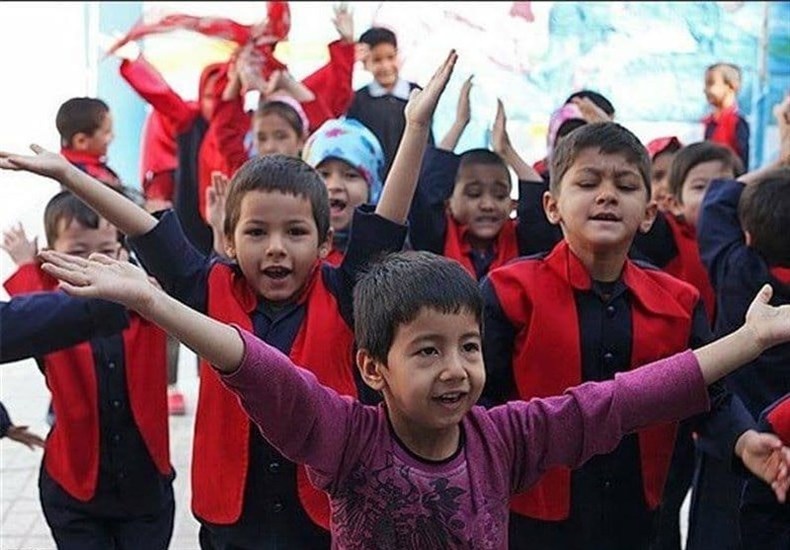 دستور رهبر انقلاب درباره تحصیل کودکان مهاجر در پیچ و خم موانع اداری