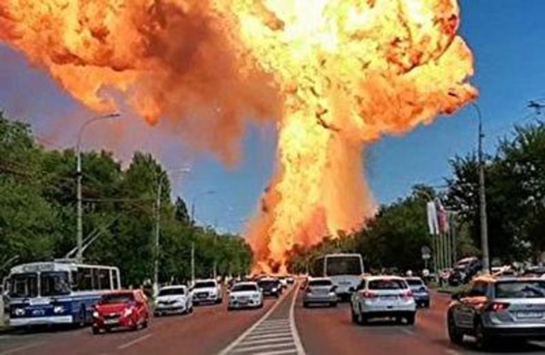 انفجار وحشتناک یک پمپ بنزین در روسیه + فیلم