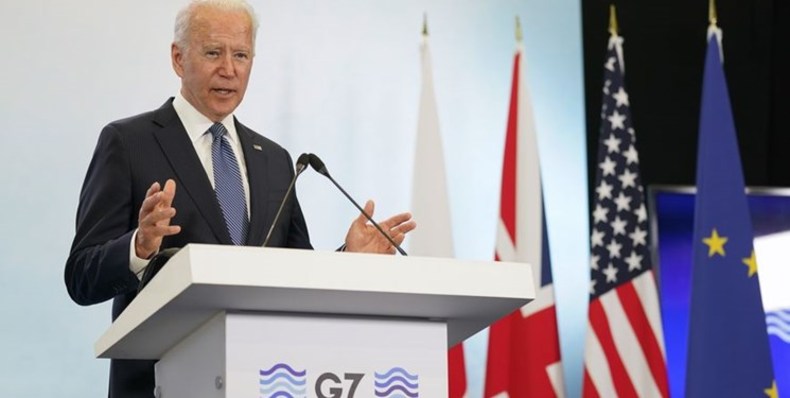 بایدن مقابل خبرنگاران کم آورد بایدن مقابل خبرنگاران کم آورد