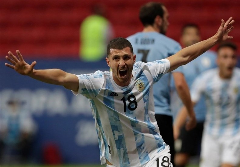 صدرنشینی آرژانتین با غلبه بر اروگوئه