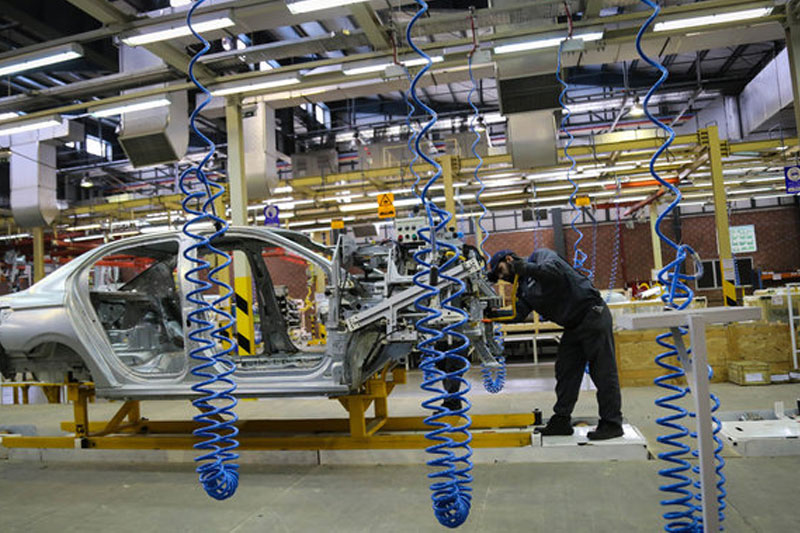 اقتصاد مقاومتی در خودروسازی یعنی اهتمام به انتقال تکنولوژی برای تولید قطعات باکیفیت