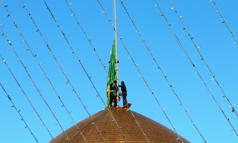 پرچم گنبد مطهر امام رضا (ع) تعویض شد