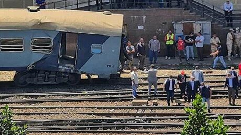 ۴۰ مصدوم در برخورد دو قطار در مصر