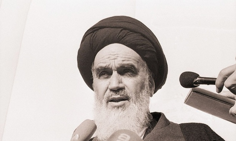 در حاشیه انتشار سخنان گزینش شده از امام در مورد نفت، انرژی خورشیدی و اقدامات شاه