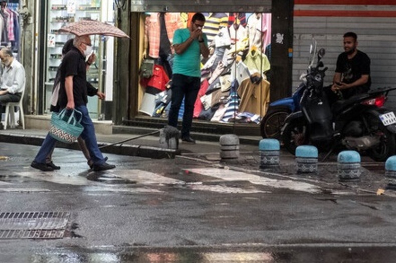 باران و رعد و برق در بیش از ۱۰ استان کشور