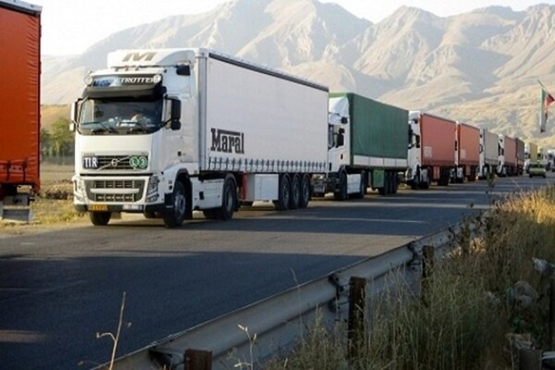 گمرک خواستار تسریع در ترخیص کامیون های وارداتی شد