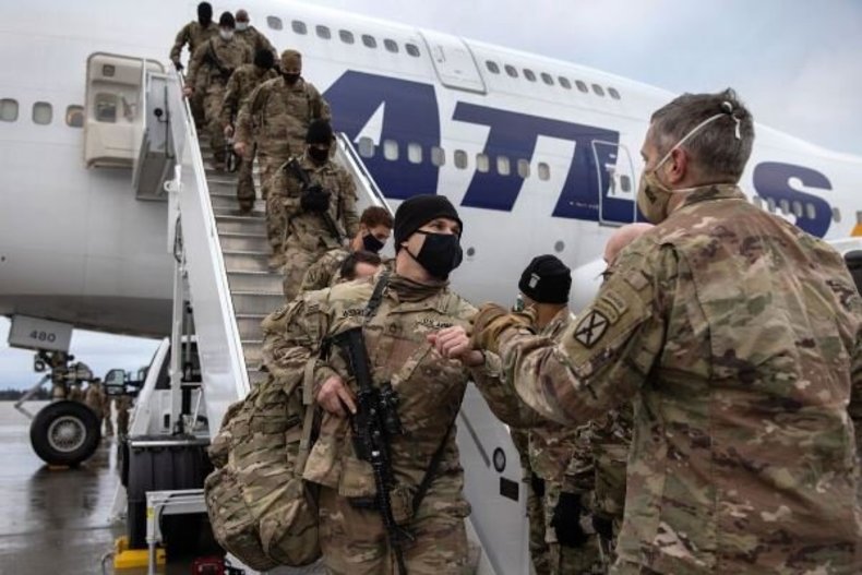«۶۵۰ نیروی آمریکایی» در افغانستان باقی می مانند