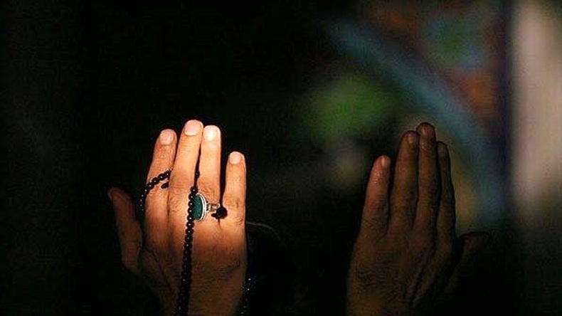خواندن نماز شب چه آثار و برکاتی برای انسان دارد؟