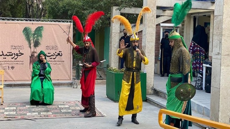 برپایی مجلس تعزیه‌خوانی در دهه دوم محرم ۱۴۰۰