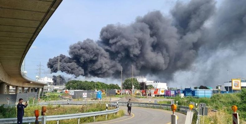یک کشته و چهار مفقود در انفجار در شهرک صنعتی در آلمان
