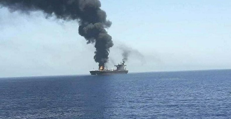 یک کشتی اسرائیلی در دریای عمان هدف قرار گرفت