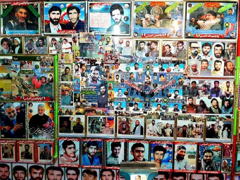 نصب تصویر ۵ هزار شهید در کارگاه منبت‌کاری در ملایر