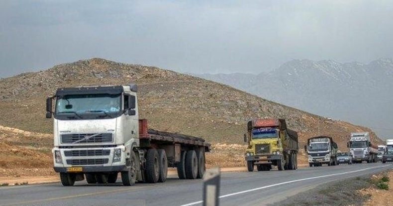 تردد کامیون‌های ایرانی در مرزهای افغانستان