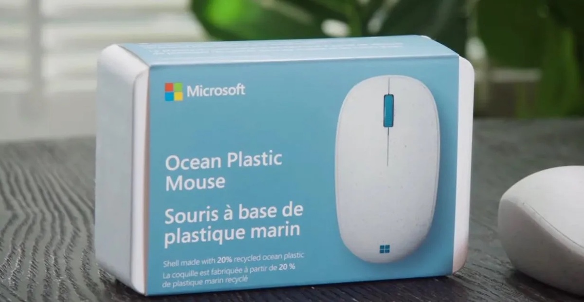 ماوس جدید مایکروسافت و جعبه آن با پلاستیک بازیافتی اقیانوس ساخته شده
