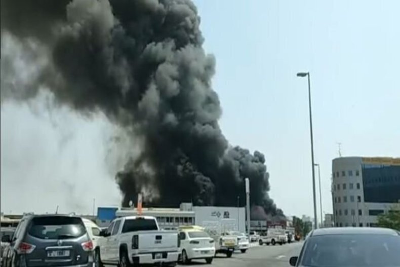 وقوع آتش سوزی در منطقه صنعتی «جبل علی» امارات