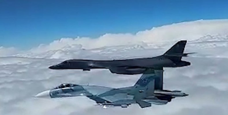 جنگنده‌های روس، بمب‌افکن‌های آمریکایی را فراری دادند